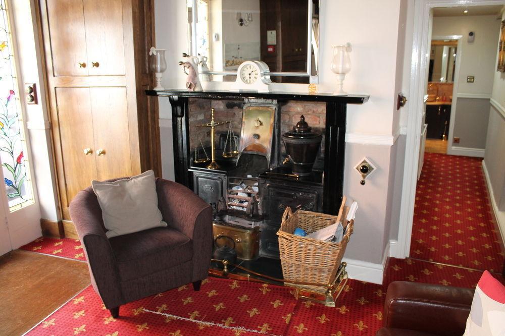 Longview Hotel Knutsford Esterno foto