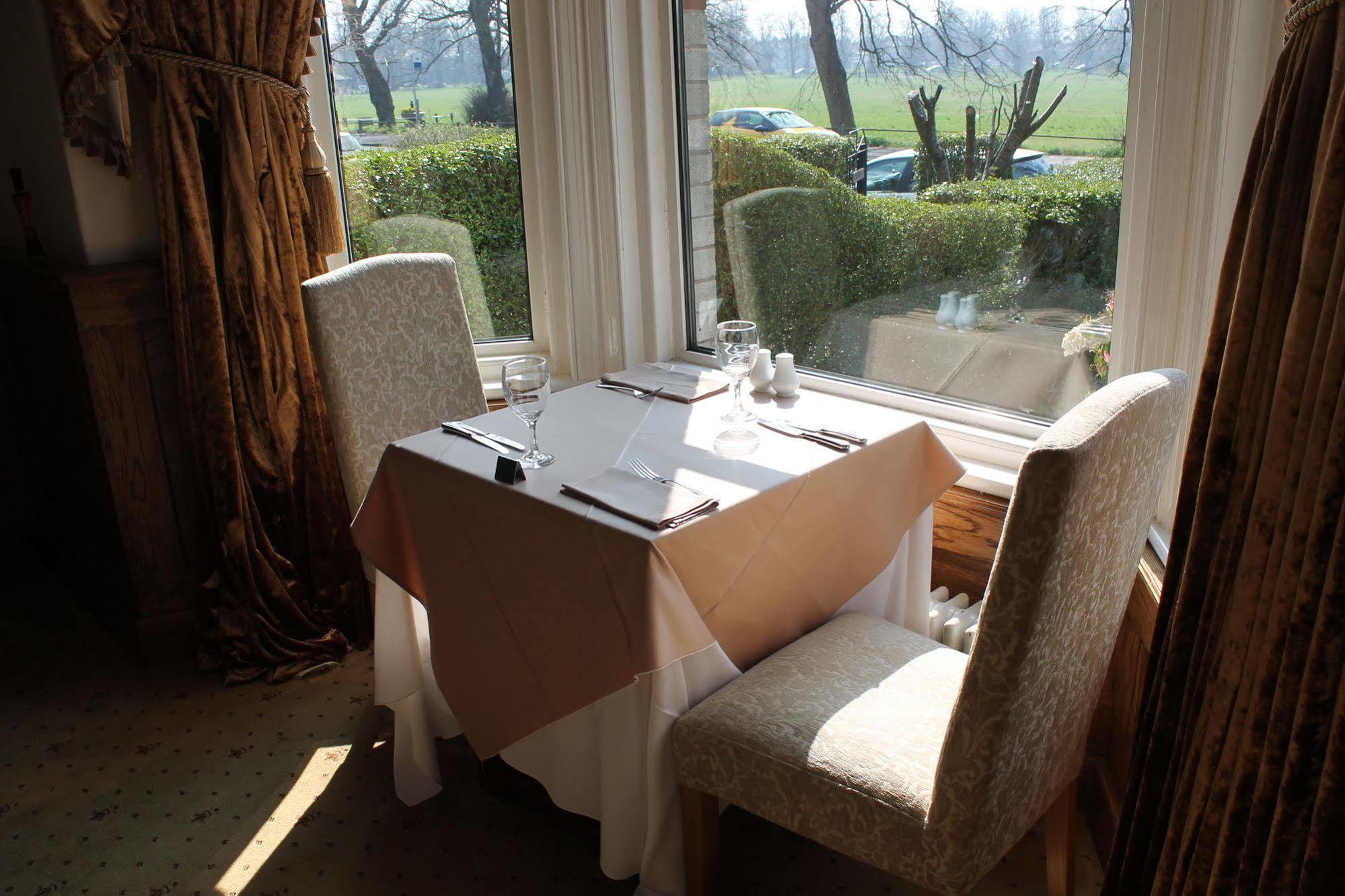Longview Hotel Knutsford Esterno foto