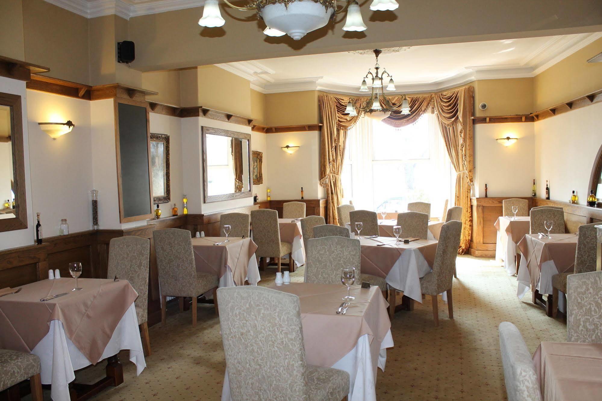 Longview Hotel Knutsford Esterno foto