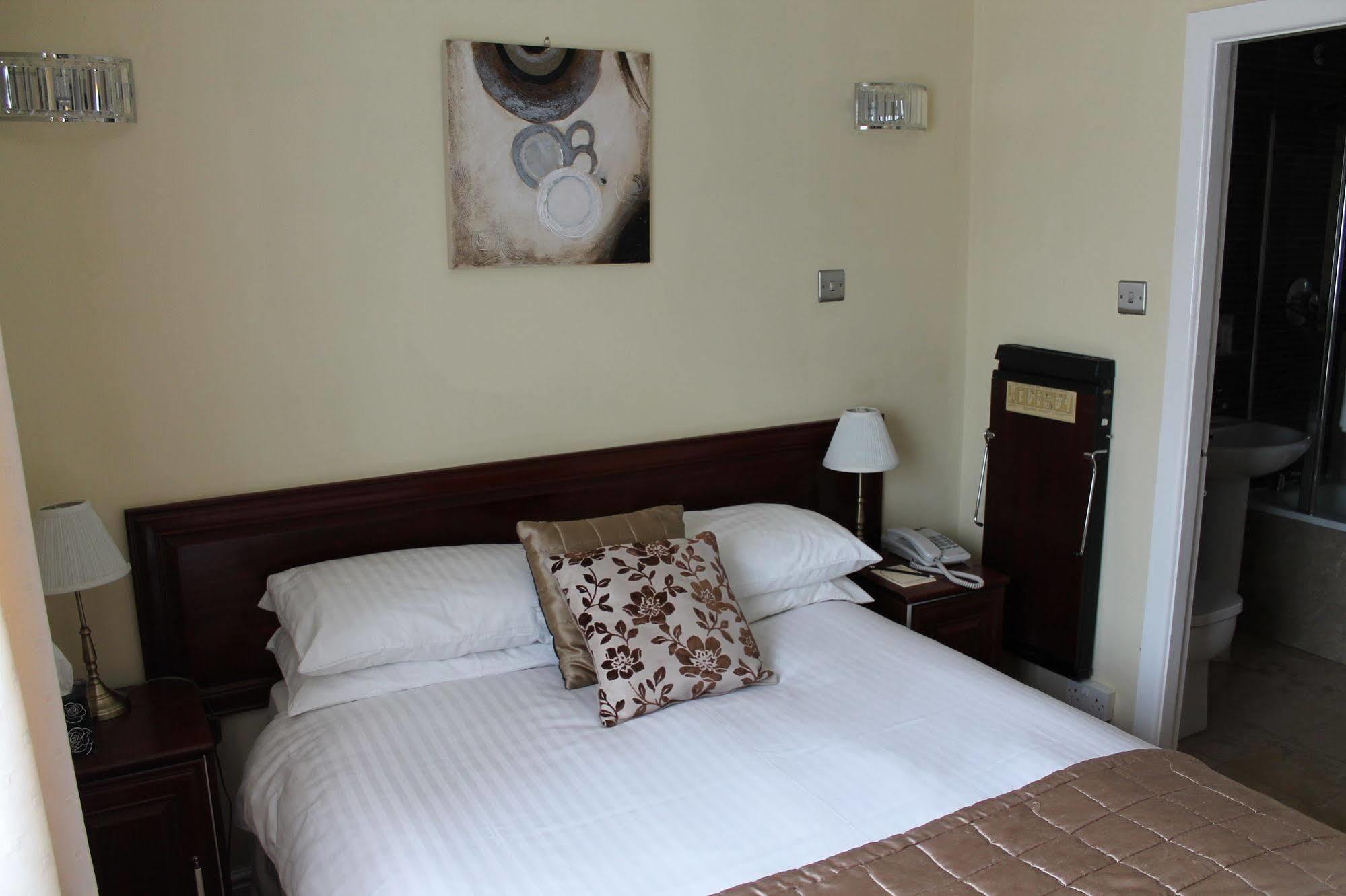 Longview Hotel Knutsford Esterno foto