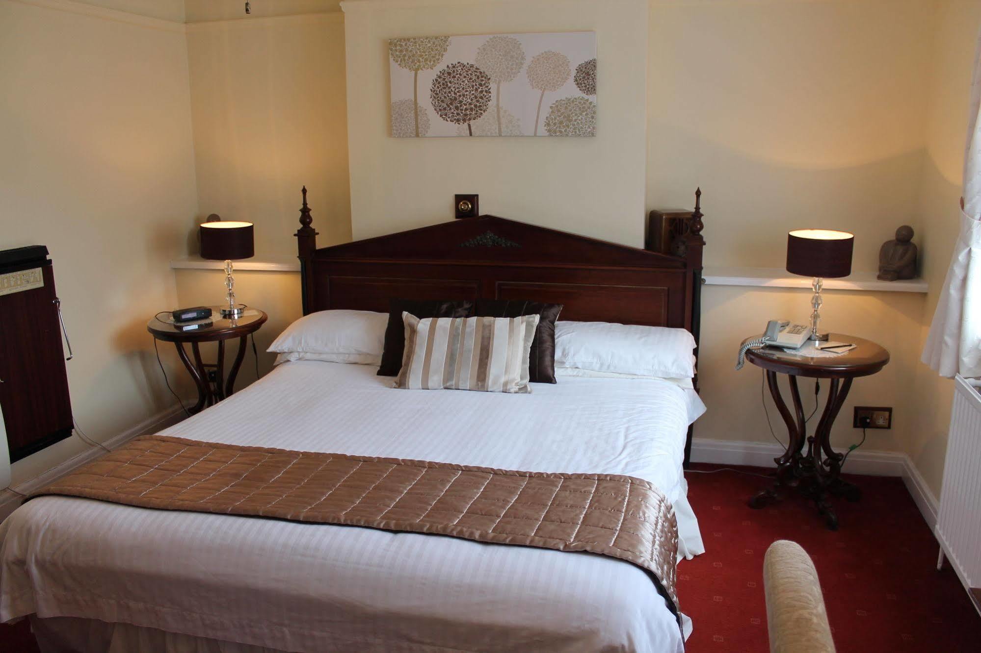 Longview Hotel Knutsford Esterno foto