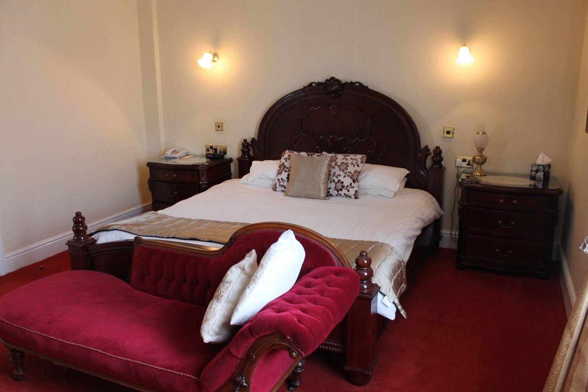 Longview Hotel Knutsford Esterno foto